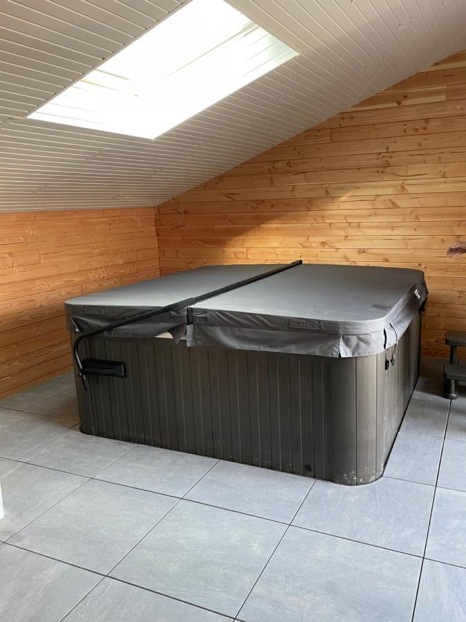 Villa Magnifique Corps De Ferme Renove Avec Jacuzzi Hillion Exterior foto